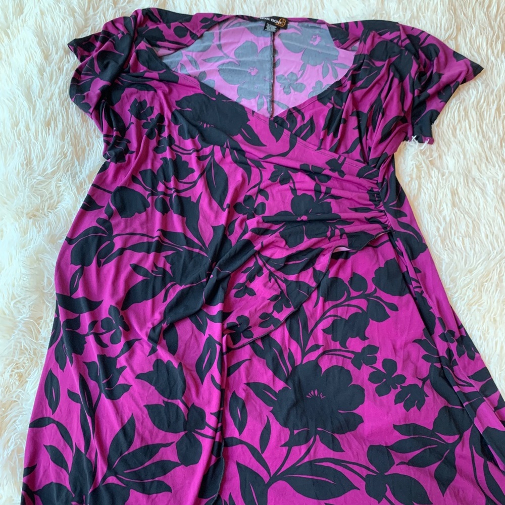 Cute knee length wrap floral print wrap dress